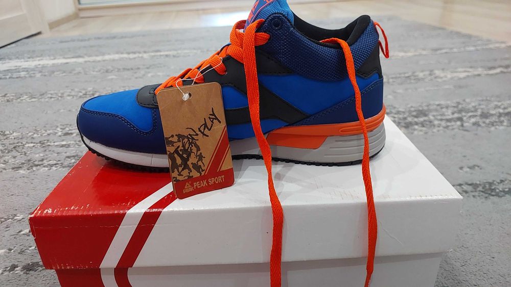 Зимові жіночі кросівки Peak, 41 р.