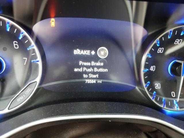 Chrysler Pacifica z 2017 roku.