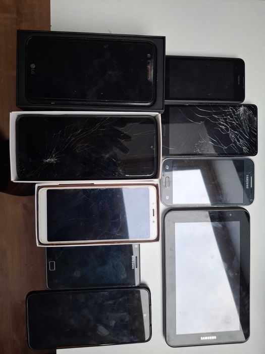 Mix telefonów używanych oraz tablet na części