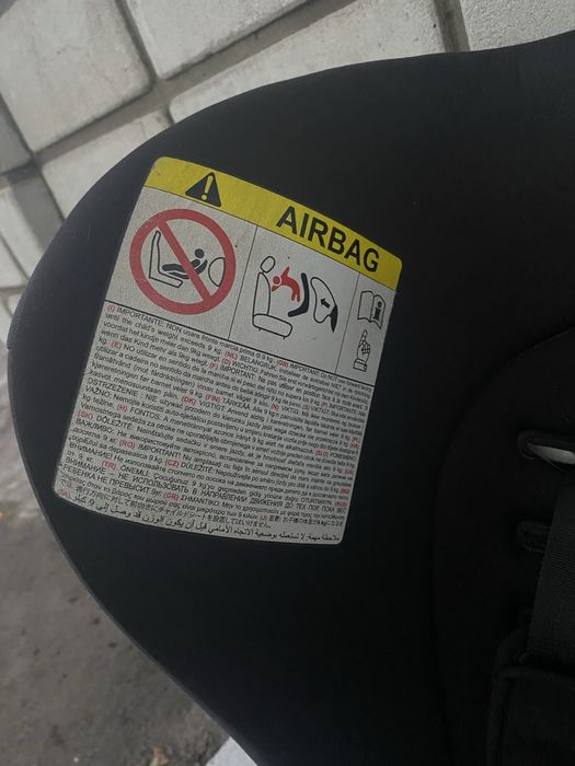 Автокрісло Chicco cosmos 0-13kg / 9-18kg