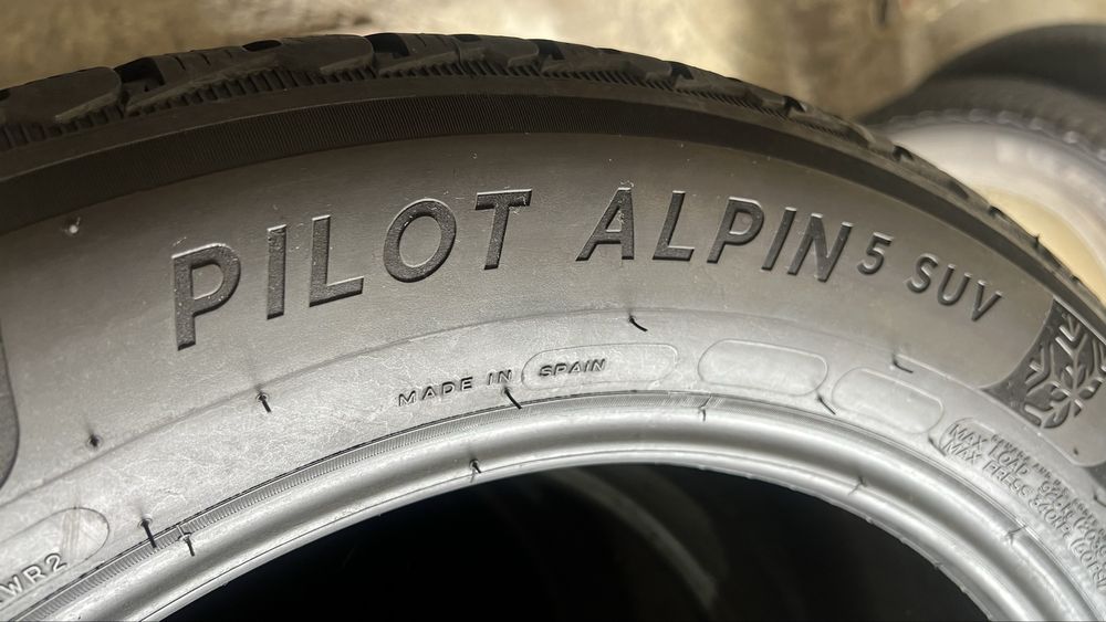 Зимові шини резина 235 55 R19 Michelin 2022рік