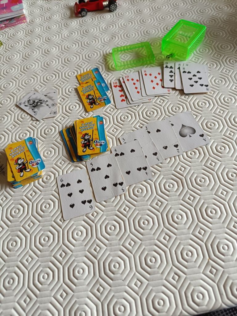 Mini baralho de cartas Queru