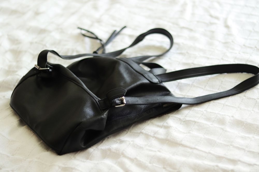 Mochila Preta Stradivarius