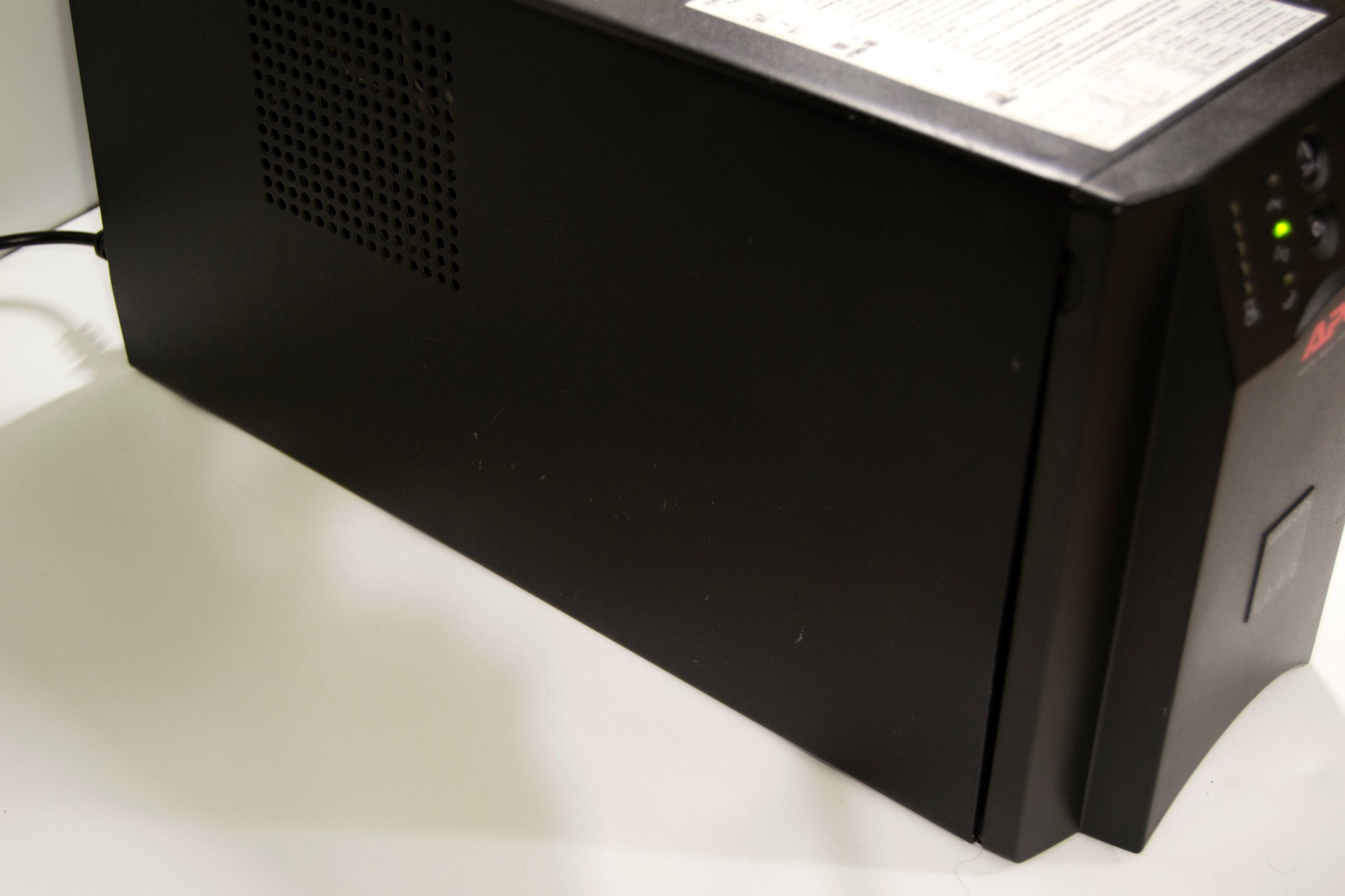 Продам ИБП APC Smart-UPS SUA1000i (1000ВА/670Вт, чистый синус)