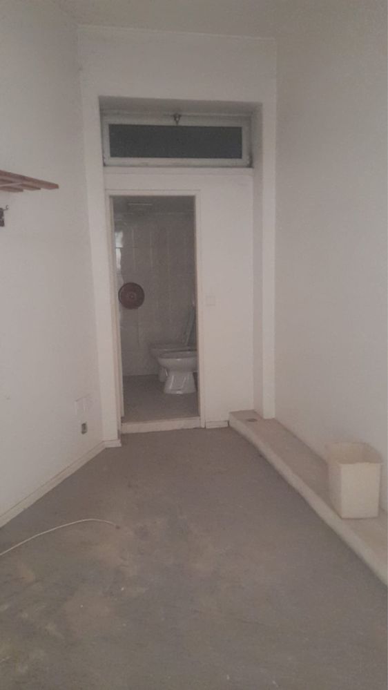 Arrenda-se espaço comercial c/ 440 m2, Cova da Piedade