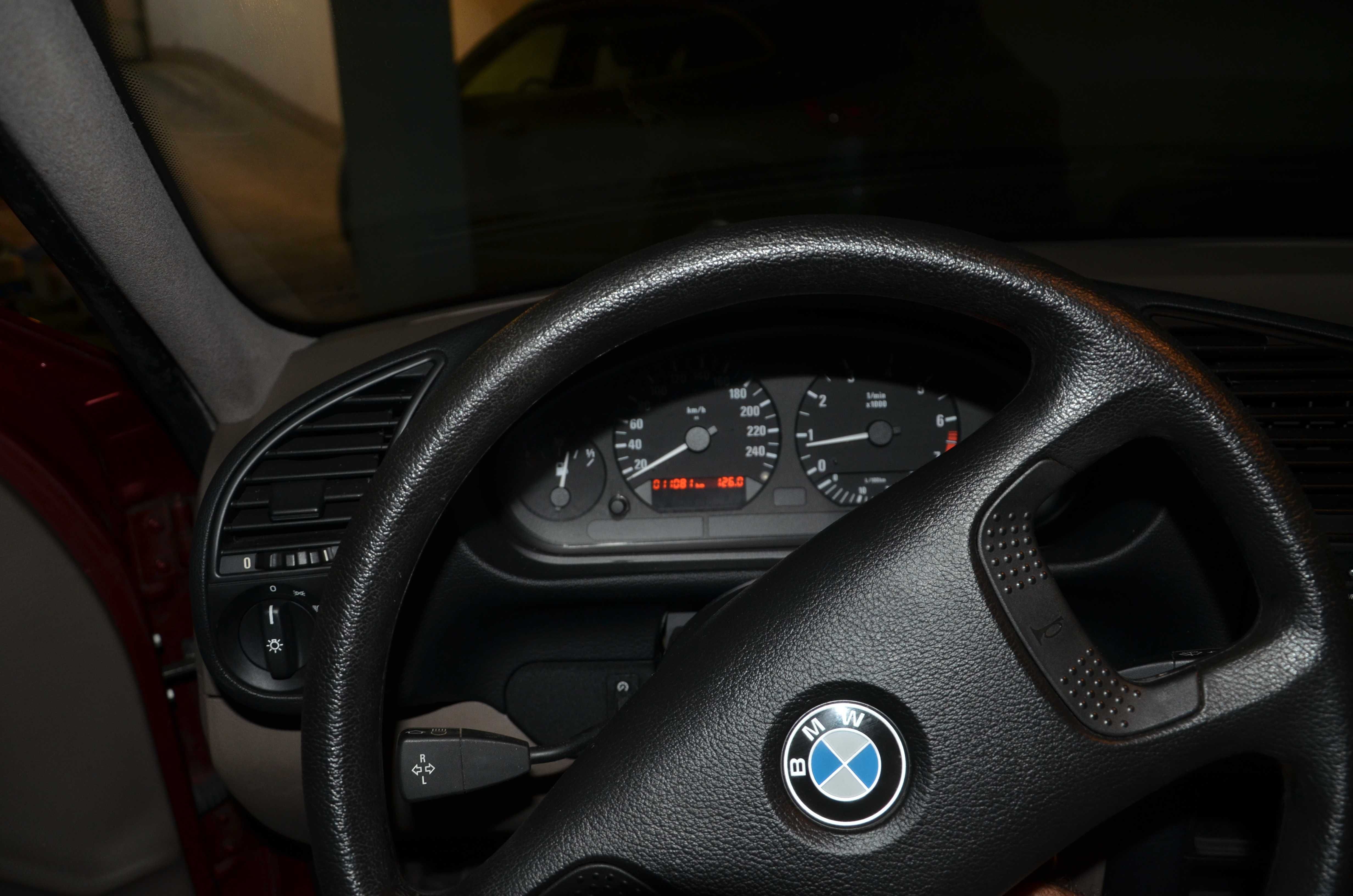 BMW 320 i (E 36)