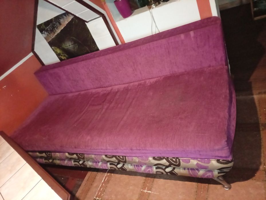 Komplet wypoczynkowy ( kanapa,2 fotele, i 4 poduszki)