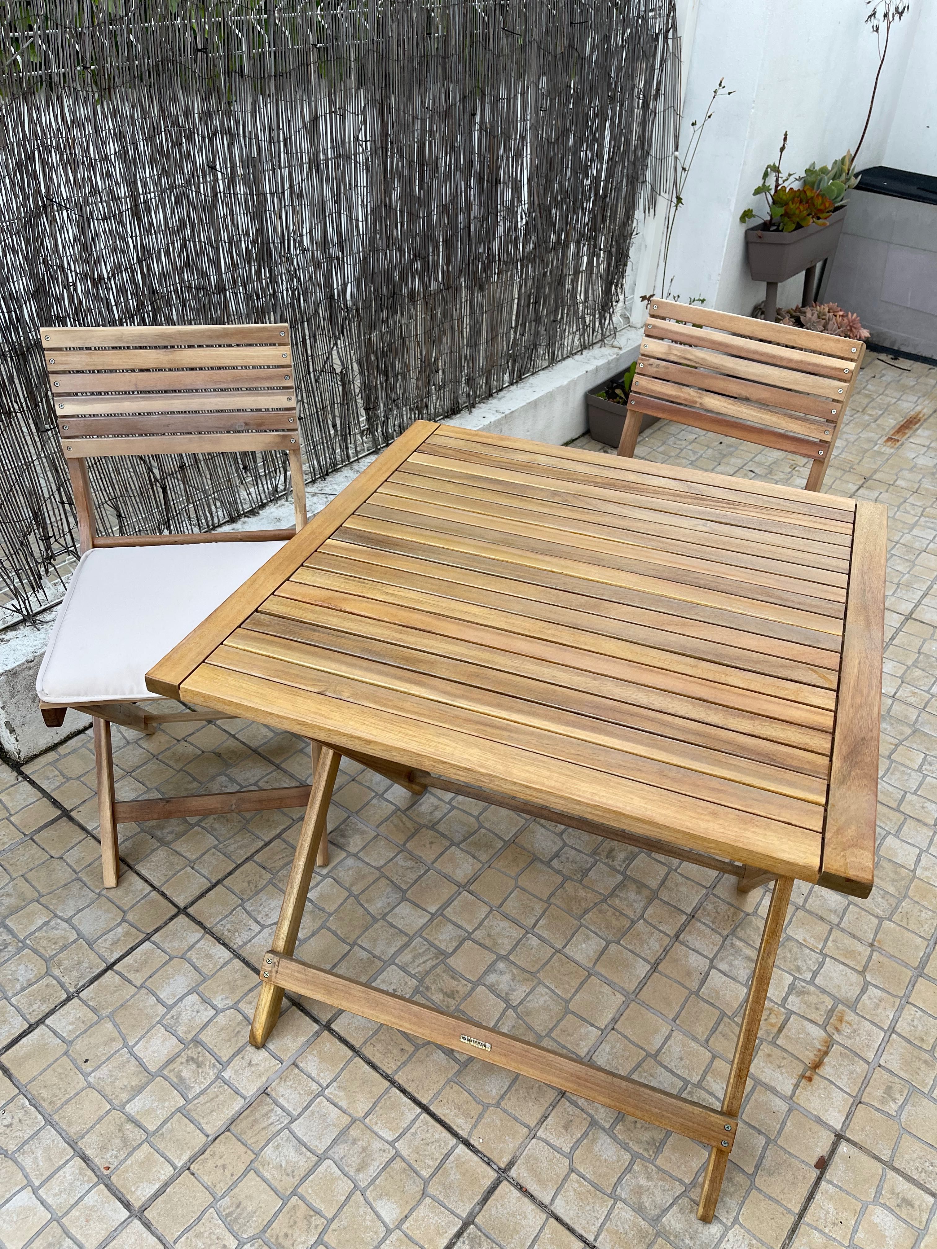 Mesa de madeira de quintal 70x70 com 2 cadeiras
