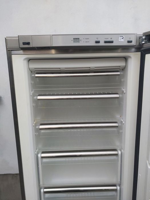 Морозильна камера Simens