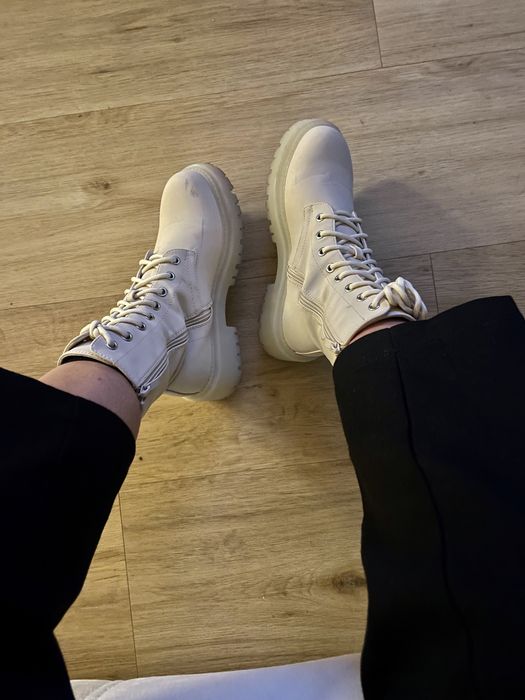 Botas Bege Confortáveis
