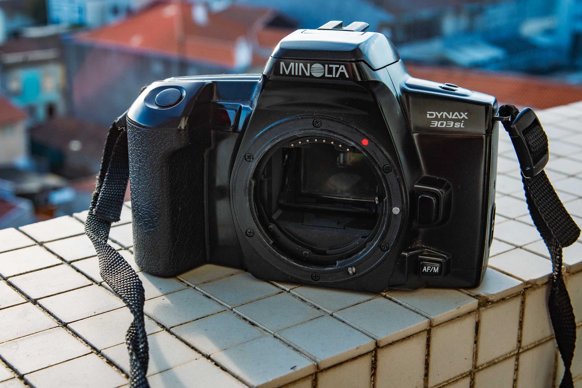 Minolta Dynax 303si (Avariado)