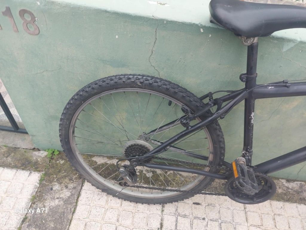 Vende se bicicleta
