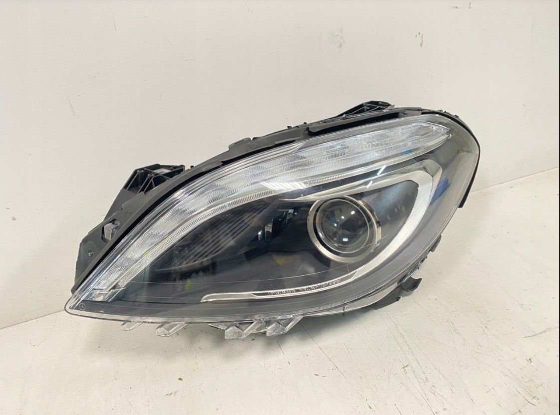 Lampa w246 lewa  Mercedes