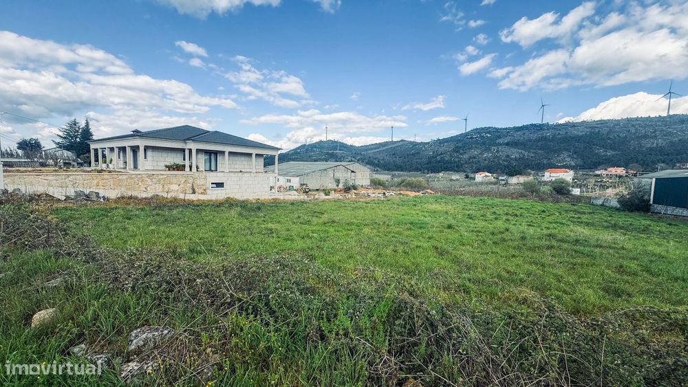 Terreno em Armamar com Vista Panorâmica