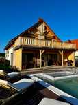 Villa Bajeczne Mazury z basenem i linią brzegową