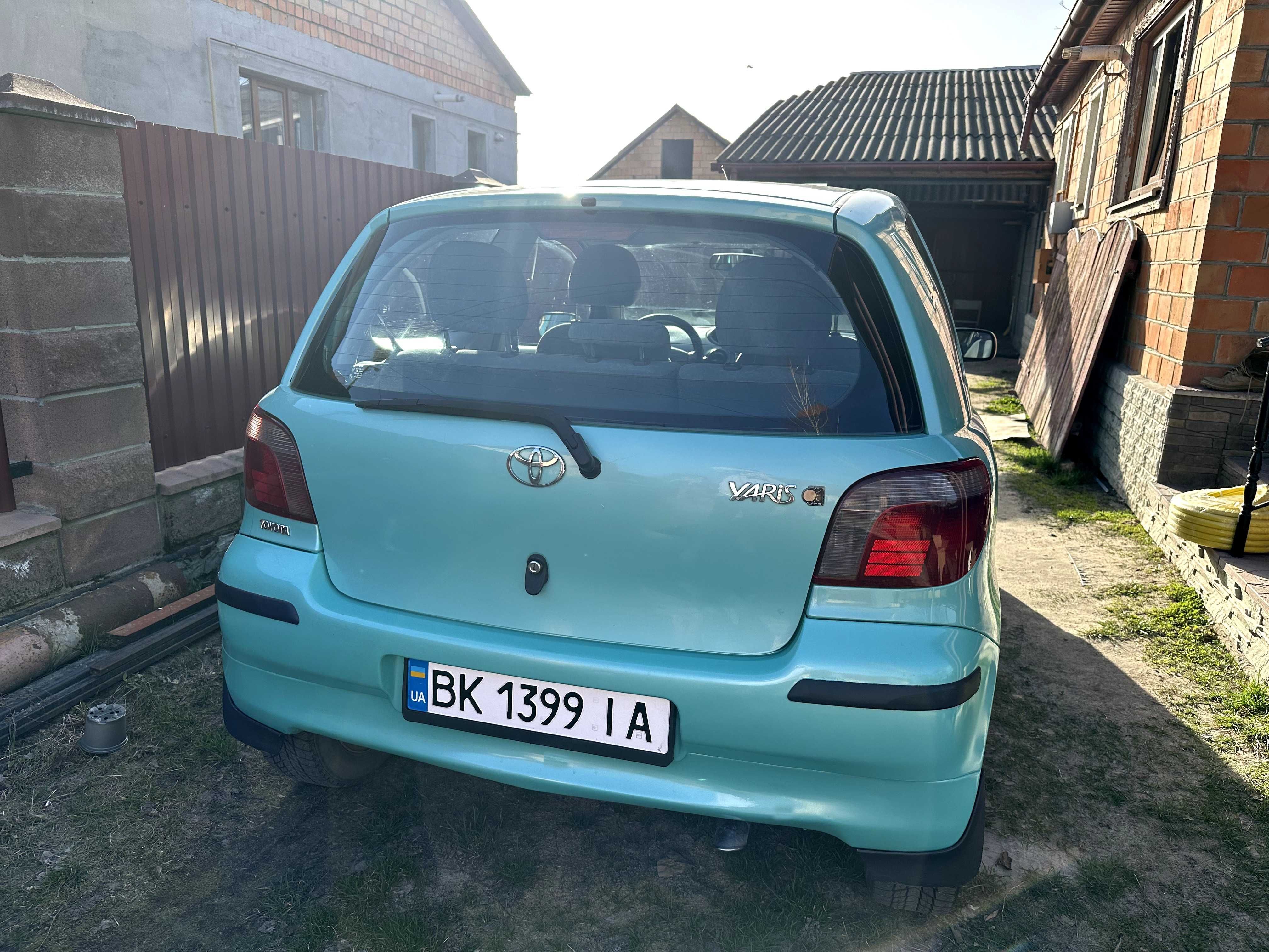 Toyota yaris 2000