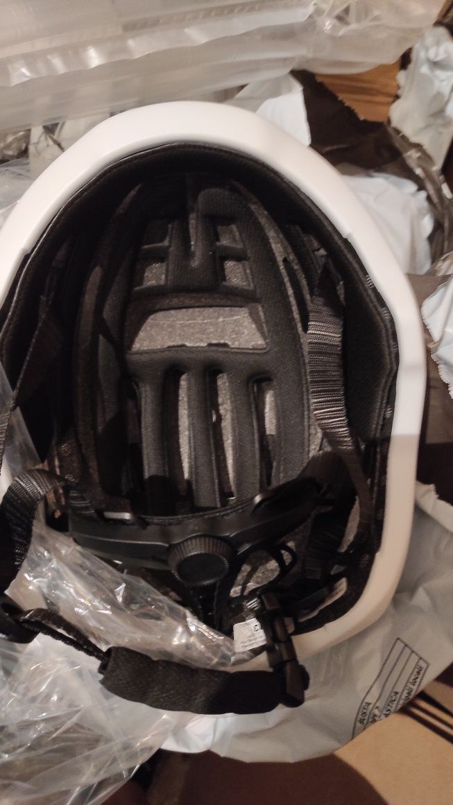 Kask rowerowy biały