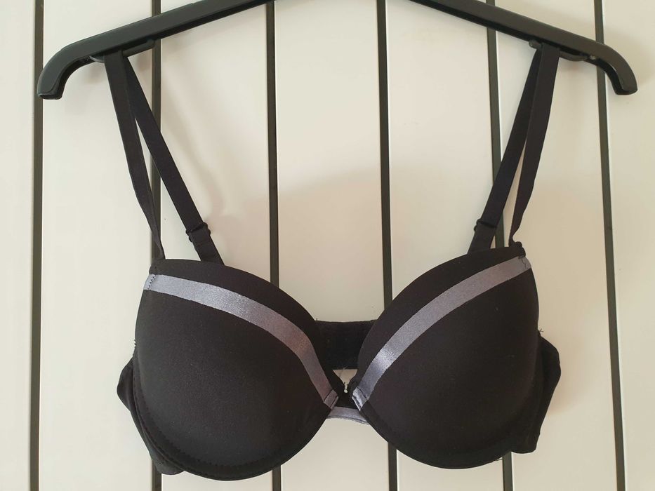 Czarny biustonosz push-up TU r. 34 B / 75B