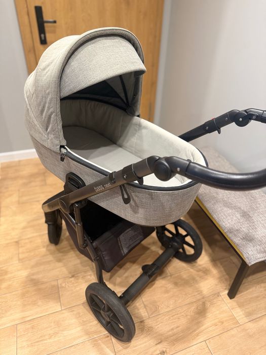 Wózeczek dziecięcy Roan Bass next