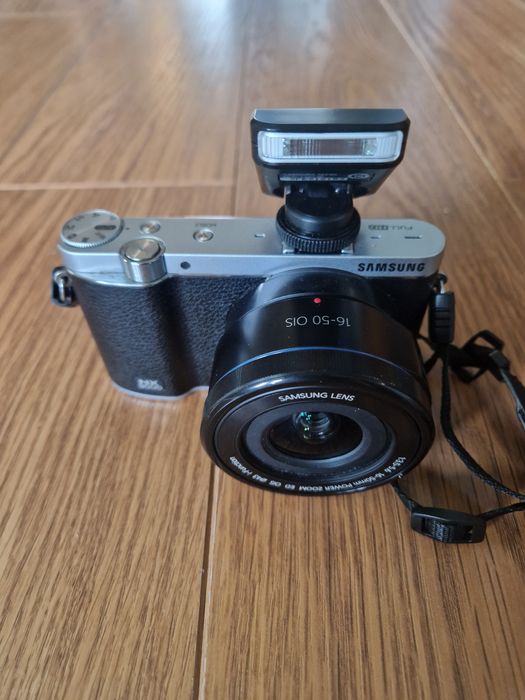 Aparat Samsung NX 3000