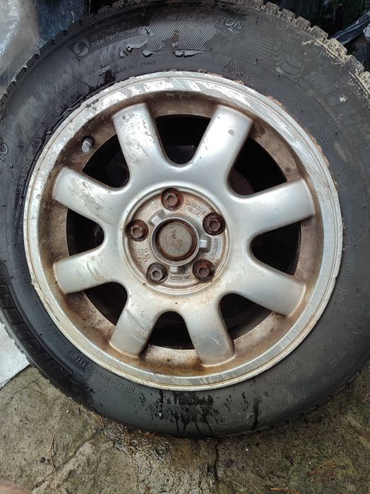 Продам зимне колесо R15