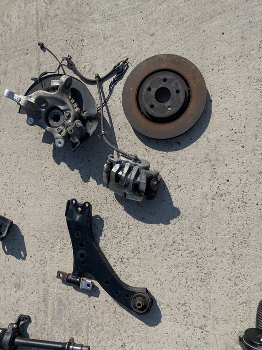 Toyota Rav 4 2019 - 2025 ричаг, стійка, підрамник, супорт, рейка