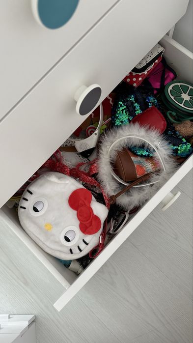 Storage kids drawers