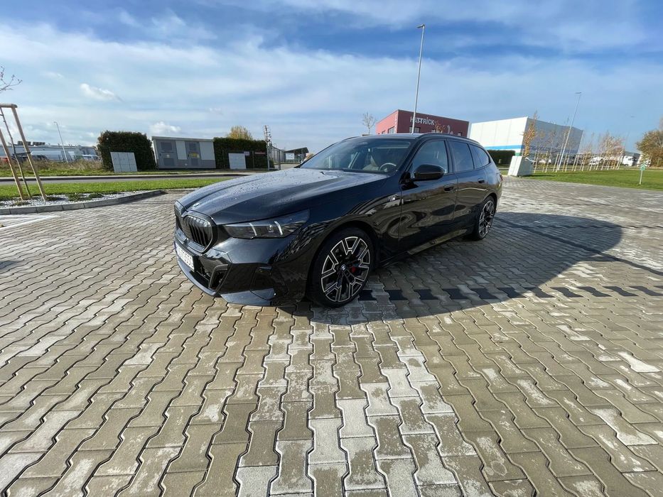 BMW Seria 5 BMW SERII 5 G61 touring Panorama ! Automat !