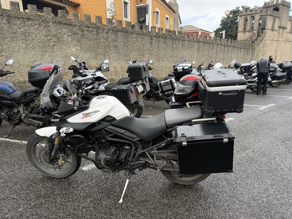 Triumph tiger 800