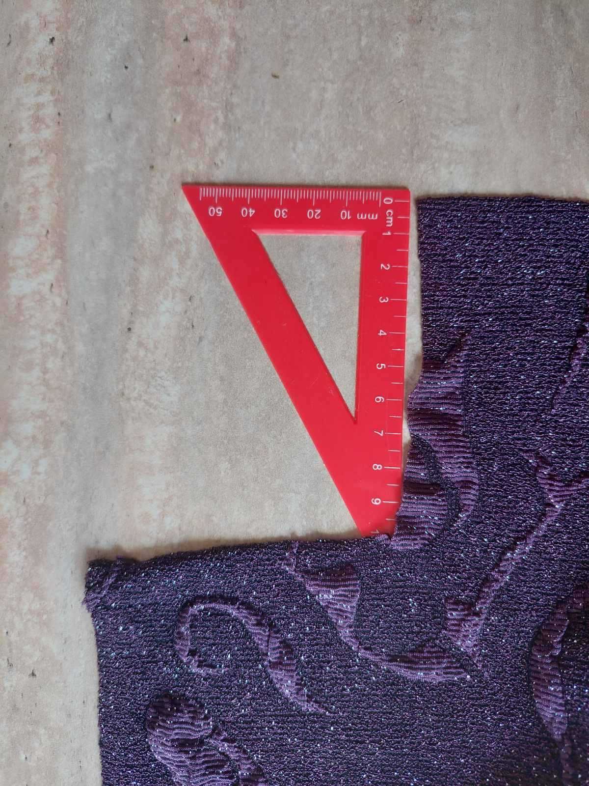 Відріз тканини фіолетового кольору 100х150 см.