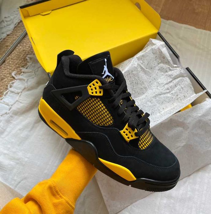 Buty sportowe Nike_Air_Jordan_4_Retro_Thunder_Rozmiar 44