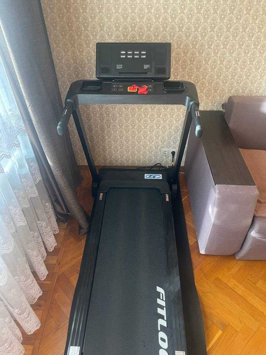 Продам беговую дорожку FitLogic T12B