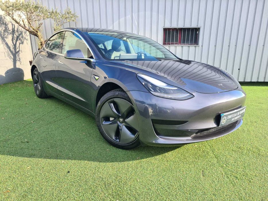 Tesla
Model 3 Standard Range Plus RWD