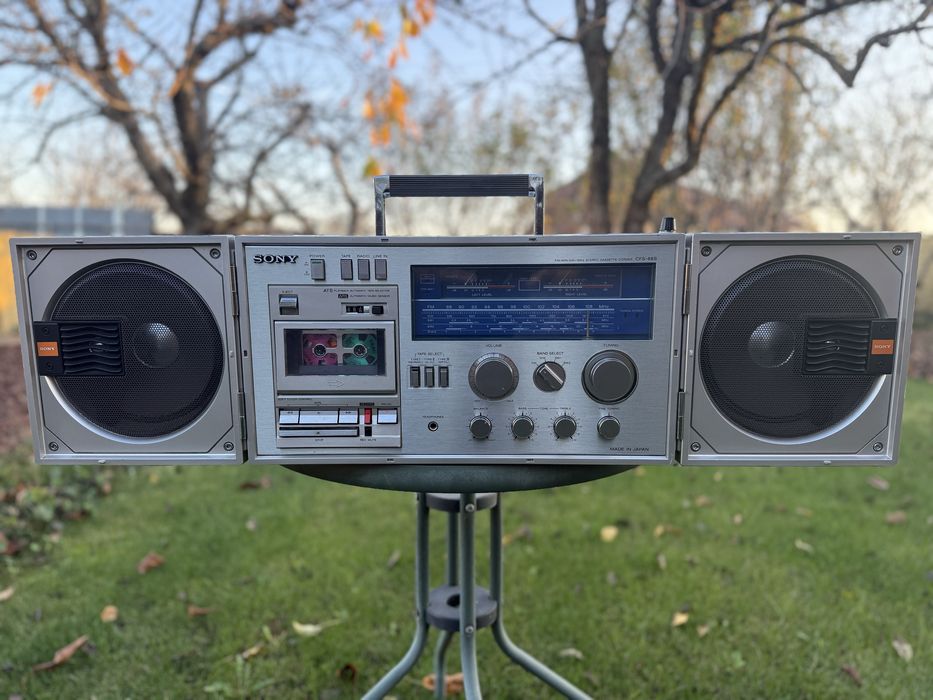 Продам магнитолу Sony CFS-88S