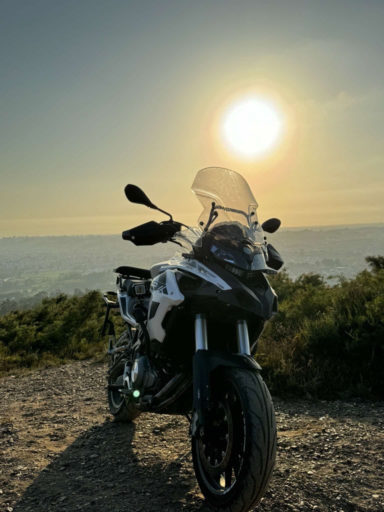 Vendo Benelli trk 502.