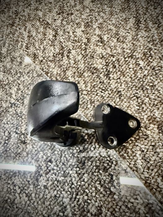 Tylne, uchylne szyby (plus uszczelki) Fiat 126p.