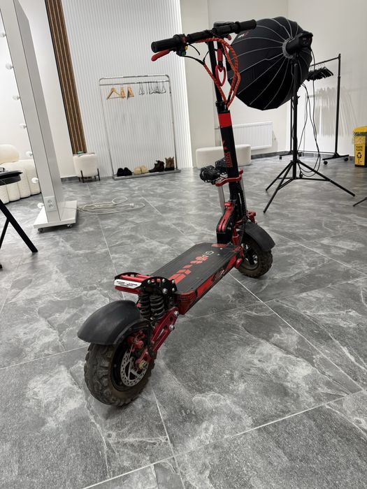 Електросамокат Giant