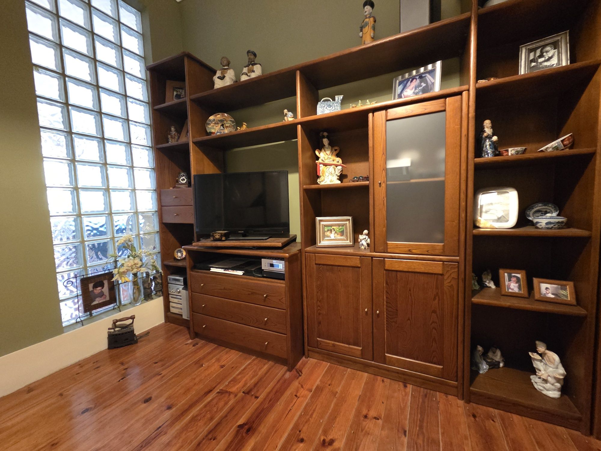 Móvel de Sala, estilo Cerne