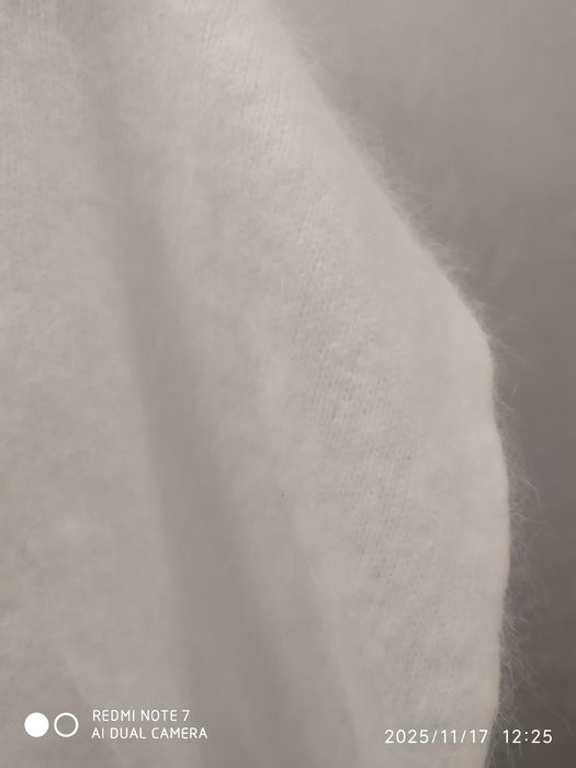 Продам бактус шаль білий ангора