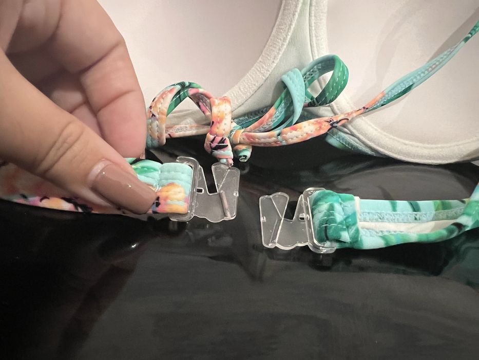 Parte de cima Bikini Boohoo verde água com flores