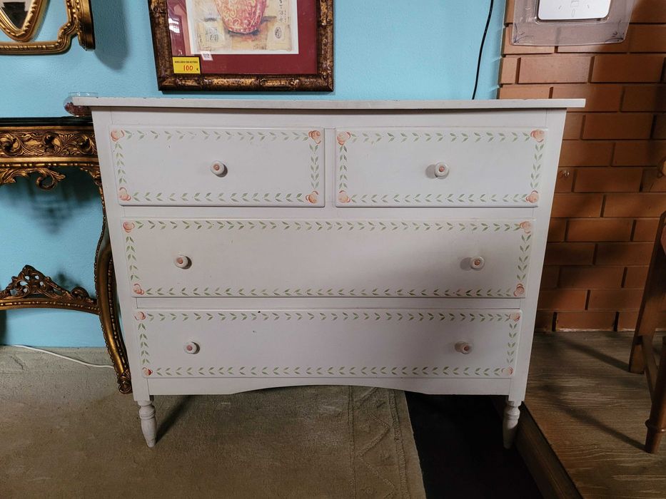 Cómoda em madeira maciça estilo alentejano - Algumas marc