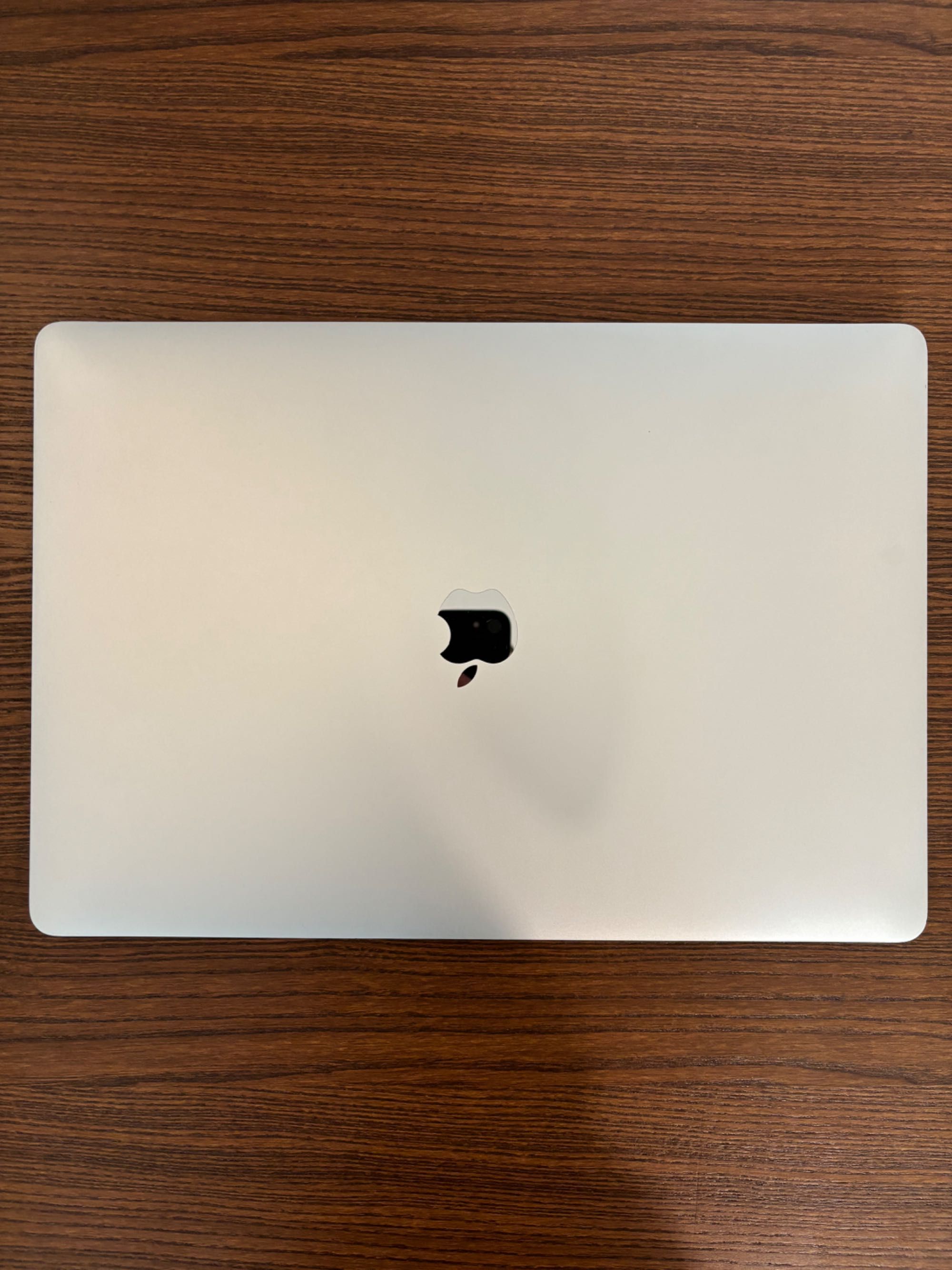 Apple MacBook Pro 15(2019), Retina, i7, 16GB, 256GB SSD - Nowa Bateria