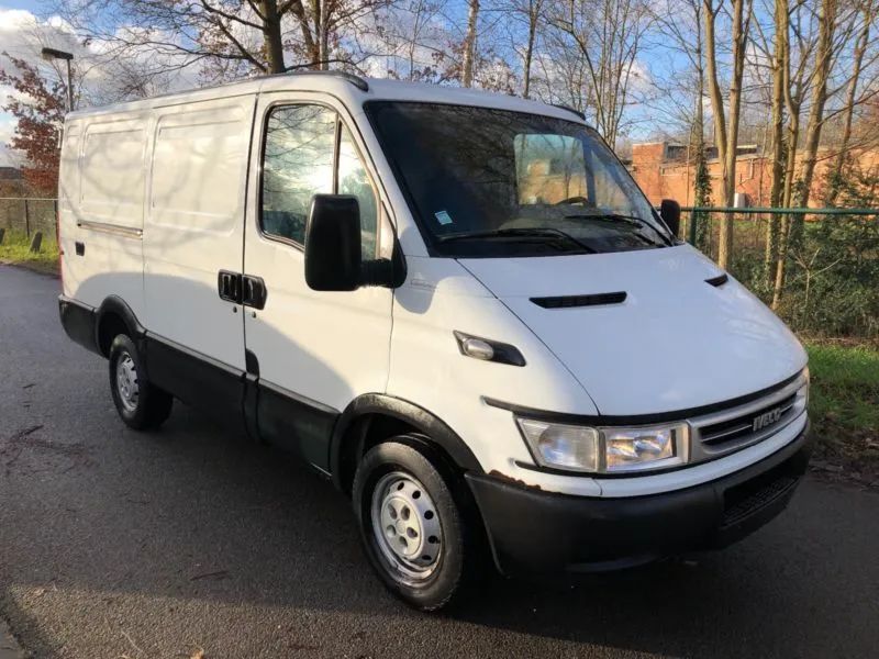Iveco daily III 99-06r 35s12 35s17 2,3 3,0 drzwi wał resory elektryka zwrotnice pompa wysokiego ciśnienia elementy wnętrza skrzynka bezpieczników i inne części