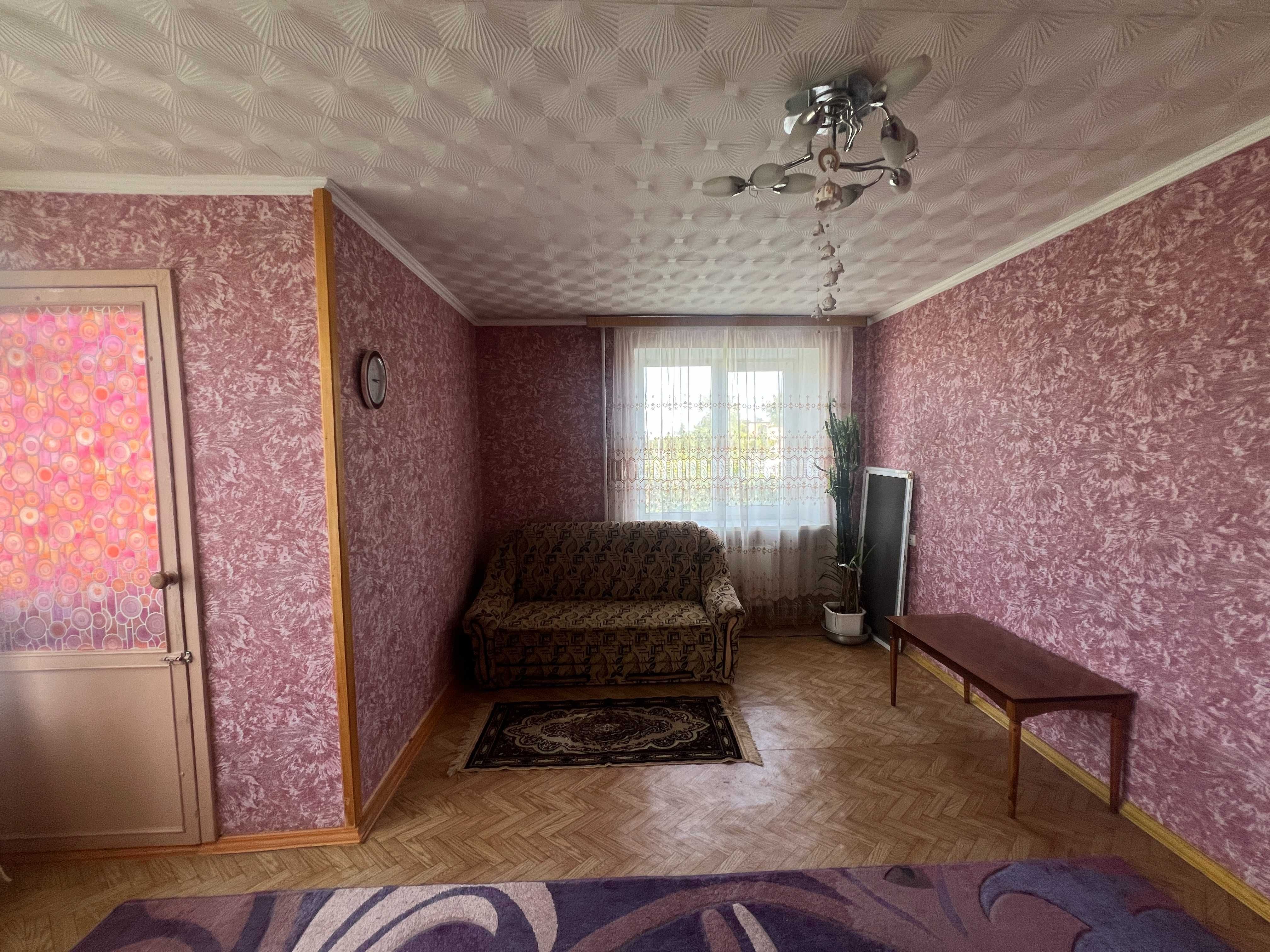 Продаж 2 кім квартира в місті Яготин центр р-н Каштани