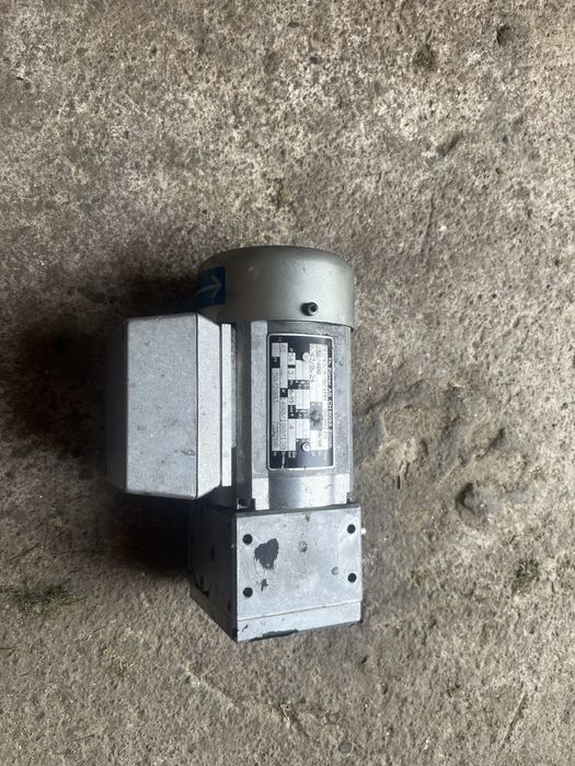 Silnik z przekładnią motoreduktor 100 obrotów 0,045kW 45W