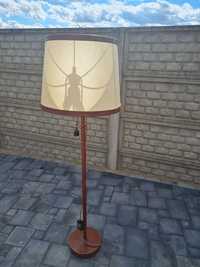 Lampa stojąca skora