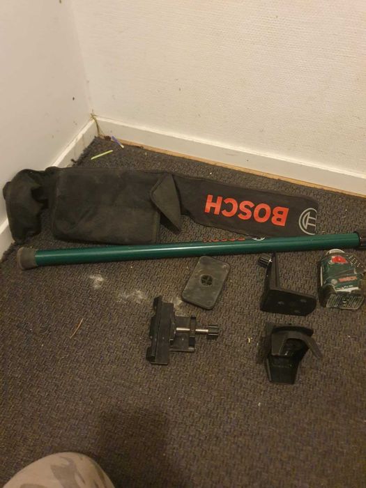 Komplet Laser Krzyzowy Bosch PLL300 kolumna rozporowa TP320