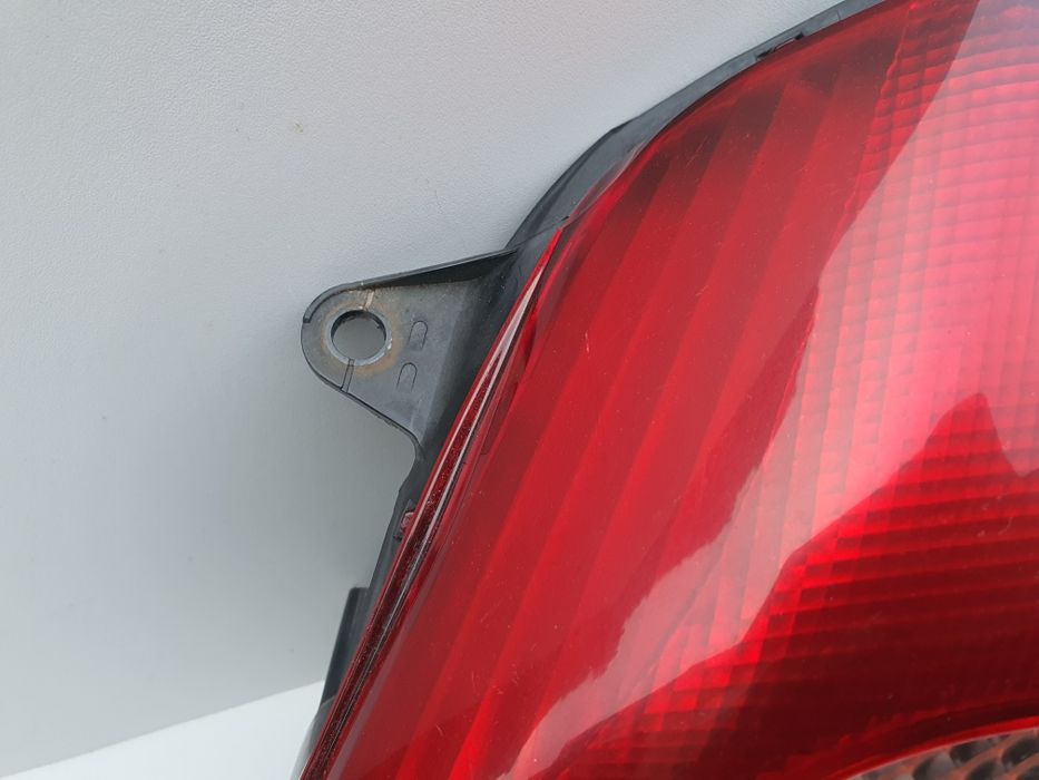 TOYOTA MR2 ZZW30 lampa prawa tylna 99-05