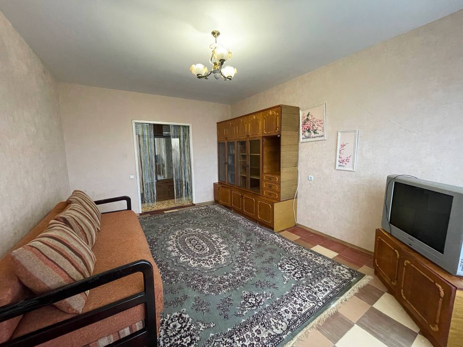 Продам ексклюзивну 3-кім. квартиру Кам’янське, лівий берег 2 мкр.