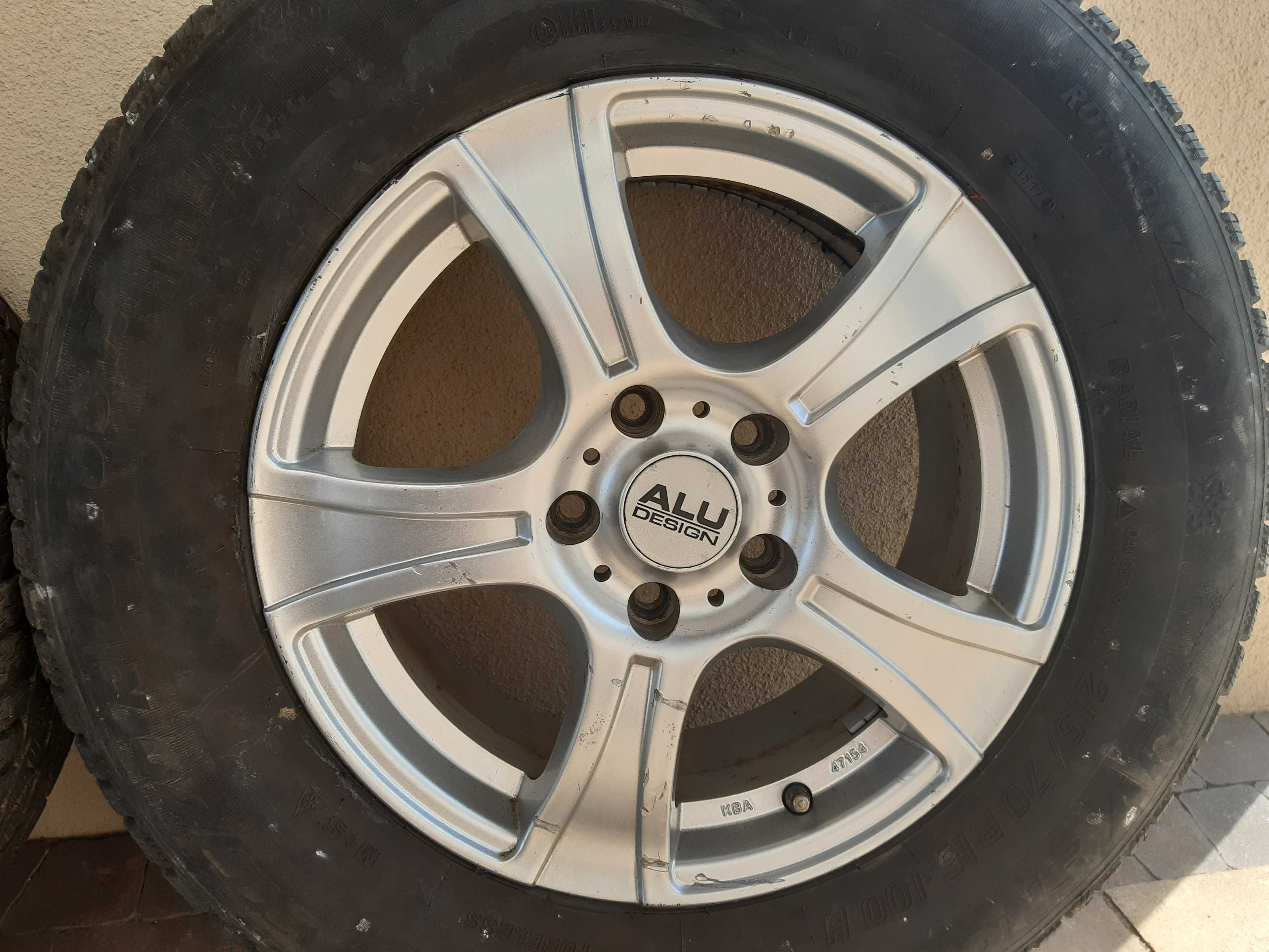 opony zimowe na alufelgach 215/70 R16